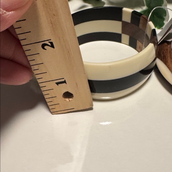 Chico's Black, Cream & Wood Inlay Bangle Set. (BR222) - Picture 12 of 14